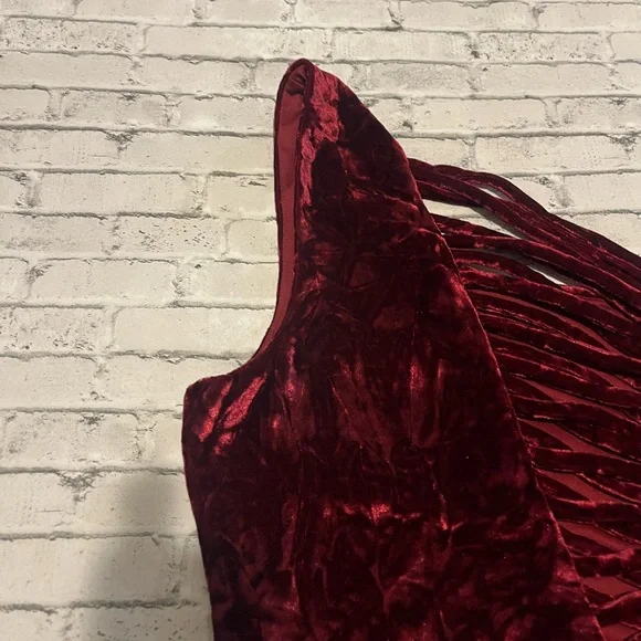 Charlotte Russe Burgundy Asymmetrical Velvet Dress Size Large - Picture 7 of 10